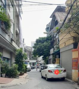 Bán nhà 50m2, 6 tầng thang máy Lạc Long Quân, Oto đỗ cửa, Thang máy, Ngõ thông, 2 thoáng, Ở hoặc cho thuê